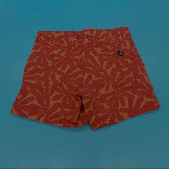 The North Face Women’s All Over Print Orange / Red Logo Patch Shorts Size 6 - Picture 6 of 7